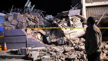 Two strong earthquakes hit Venezuela