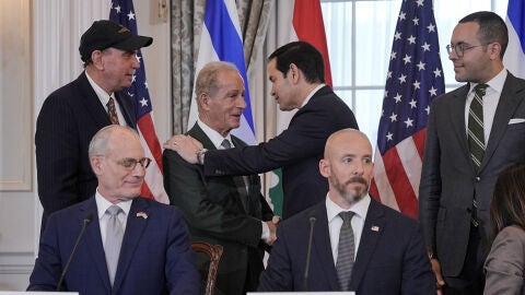 Ir&aacute;n acusa a Estados Unidos de violar el alto al fuego tras bombardear sus costas.