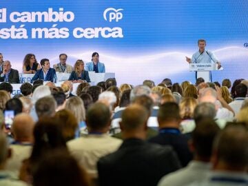 Feij&oacute;o acusa a S&aacute;nchez de "caudillismo" gobernando contra la voluntad del Congreso