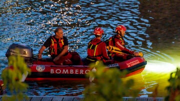 Operativo de b&uacute;squeda en la Playa de Las Moreras, en las ruinas de las ace&ntilde;as del r&iacute;o Pisuerga 