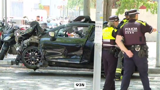 Dos conductores mueren en un accidente provocado por un veh&iacute;culo que escapaba de los Mossos
