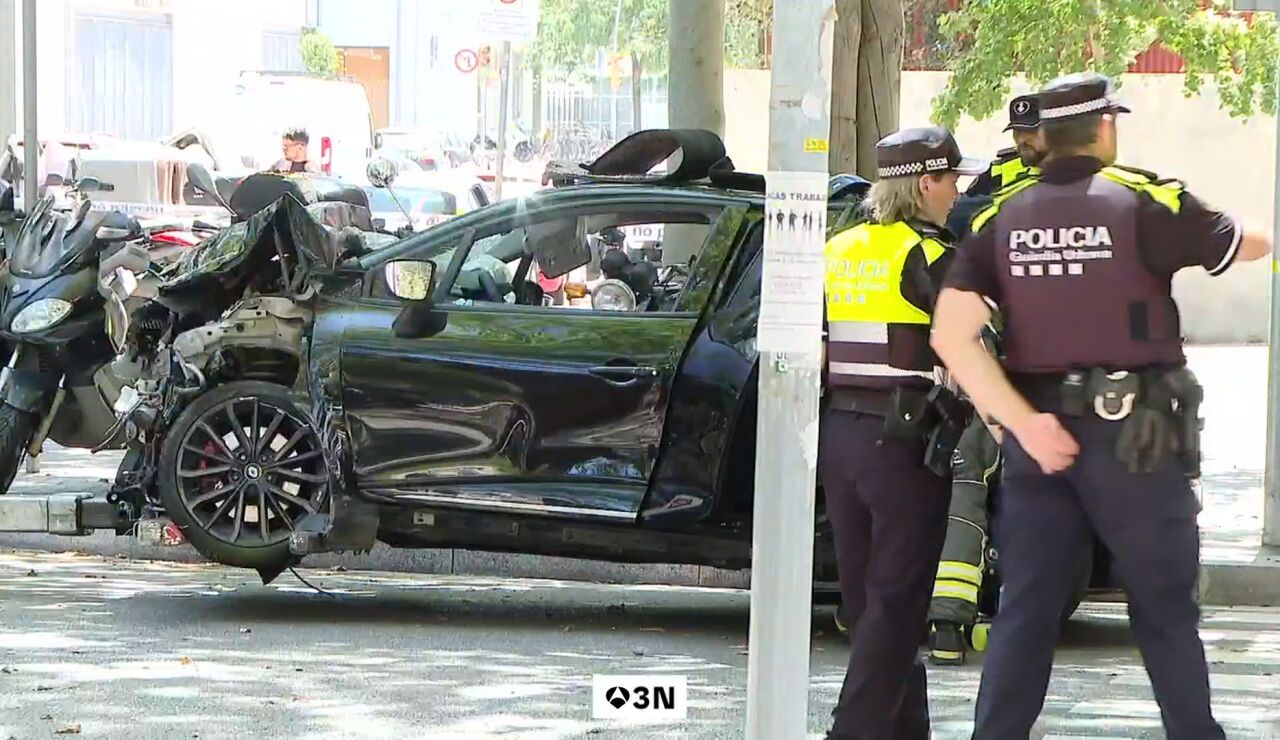 Dos conductores mueren en un accidente provocado por un veh&iacute;culo que escapaba de los Mossos