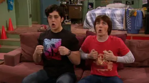 Drake Bell y Josh Peck en Drake y Josh Drake Bell y Josh Peck en Drake y Josh