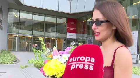 Hiba Abouk hablando con la prensa Hiba Abouk hablando con la prensa