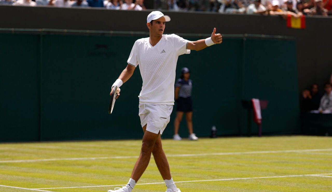 Rafa J&oacute;dar durante su partido ante Gill en Wimbledon