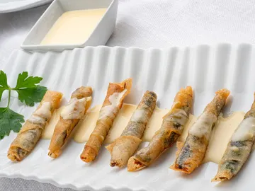 Anchoas fritas en pasta brick Anchoas fritas en pasta brick