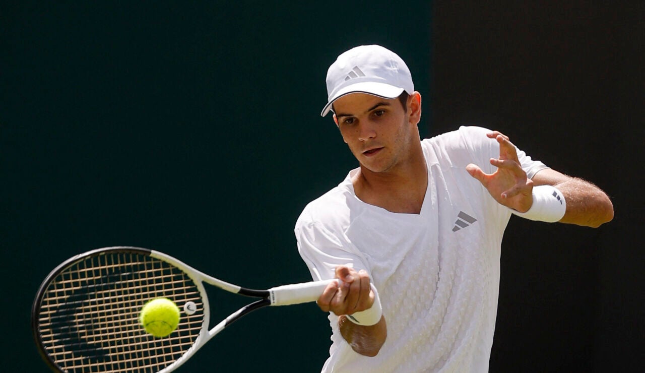Rafa J&oacute;dar durante su partido ante Gill en Wimbledon