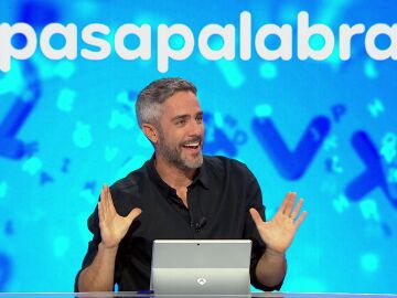 &ldquo;&iquest;T&uacute; con esto llegaste al altar?&rdquo;: el zasca de Javier que rompe a Roberto Leal en Pasapalabra 