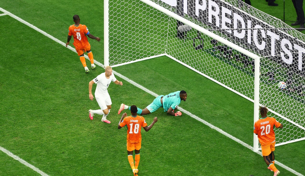 Erling Haaland celebra su gol ante Costa de Marfil (1-2)