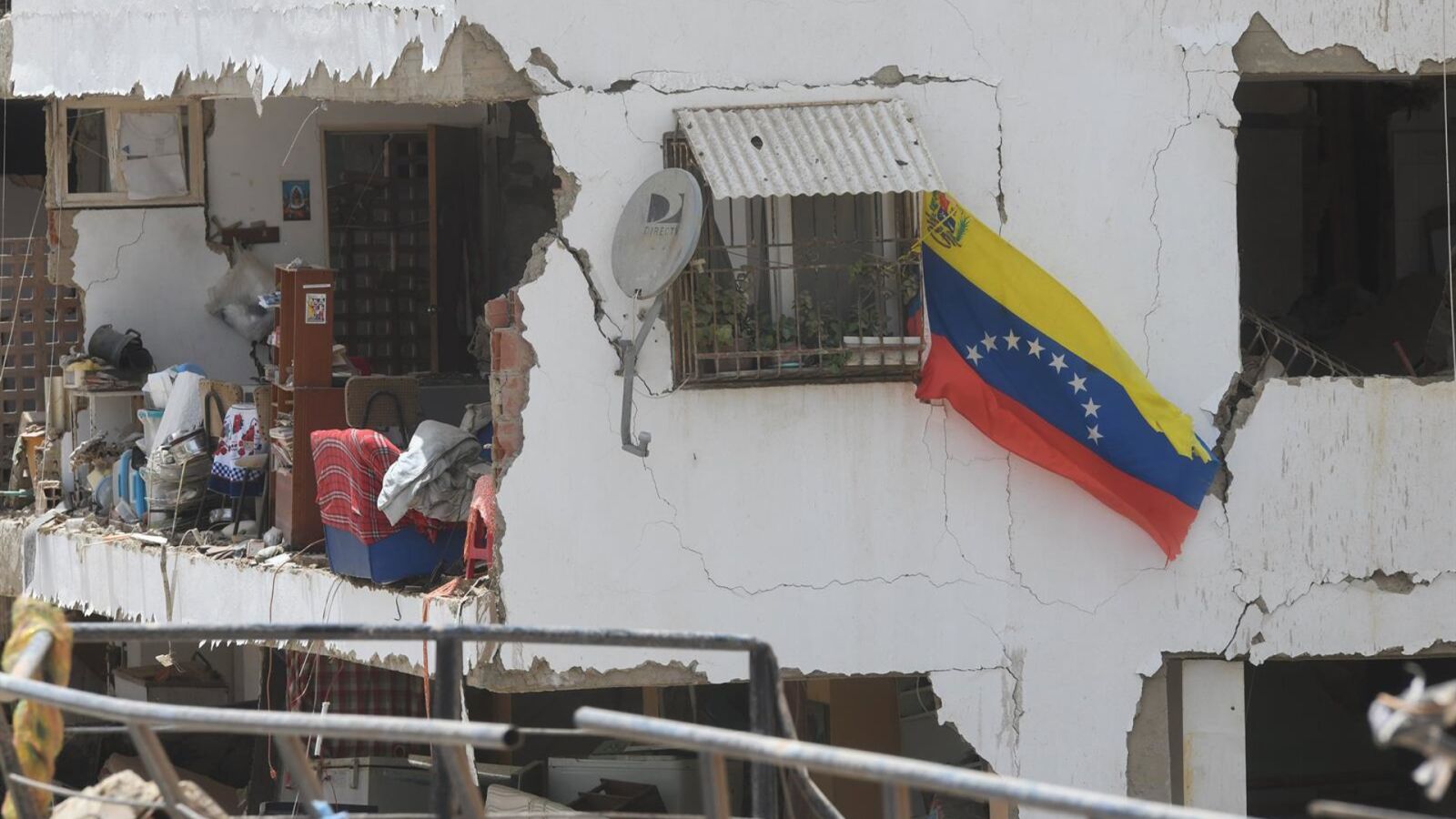 Respirar bien, tener comida o agua, las claves de los expertos para hallar supervivientes en Venezuela: 