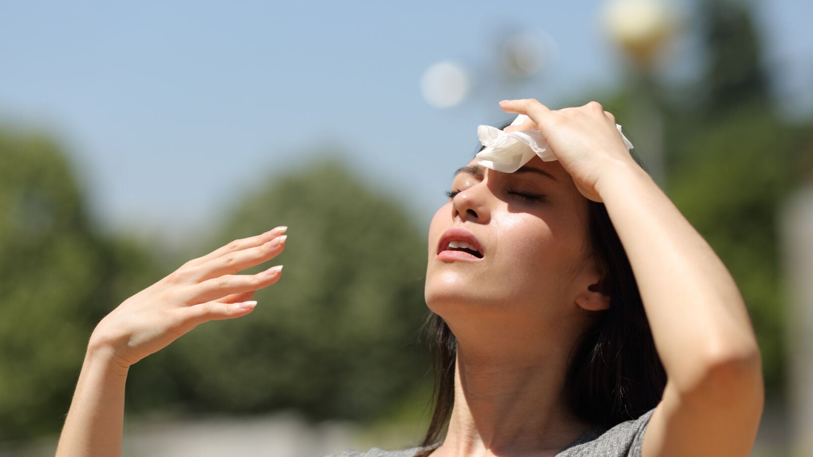 Cómo evitar un desmayo por calor y cómo actuar si ocurre