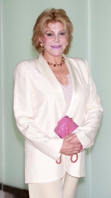 Baronesa Thyssen con su collar de rubíes firmado por Bulgari