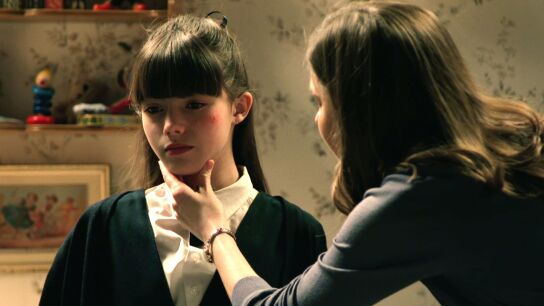 Avance del pr&oacute;ximo cap&iacute;tulo de Sue&ntilde;os de libertad: Julia se pelea con un compa&ntilde;ero para defender a Bego&ntilde;a de los rumores de infidelidad