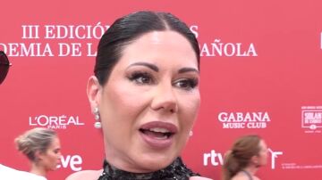 La cantante Tamara atendiendo a la prensa