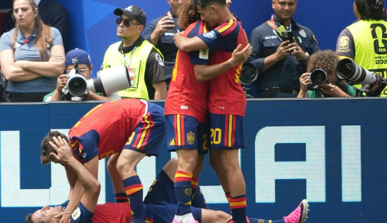 Espa&ntilde;a vence con gran solvencia a Austria y espera rival en octavos