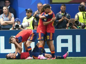 Espa&ntilde;a vence con gran solvencia a Austria y espera rival en octavos