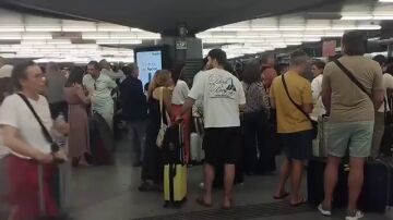 Una aver&iacute;a en un taller de Renfe provoca que ni entren ni salgan trenes desde Atocha 