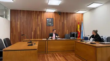 El juez y la fiscal, durante el juicio El juez y la fiscal, durante el juicio