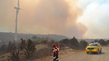 La C.Madrid env&iacute;a un helic&oacute;ptero de Bomberos a Zaragoza para colaborar en la extinci&oacute;n del incendio de Leci&ntilde;ena