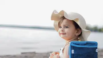 Un bebé en la playa Un bebé en la playa