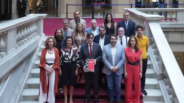El presidente de la Generalitat, Salvador Illa, con representantes de ERC y de los Comuns y representantes de los agentes sociales El presidente de la Generalitat, Salvador Illa, con representantes de ERC y de los Comuns y representantes de los agentes sociales