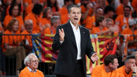 Pedro Mart&iacute;nez, en un partido con Valencia Basket