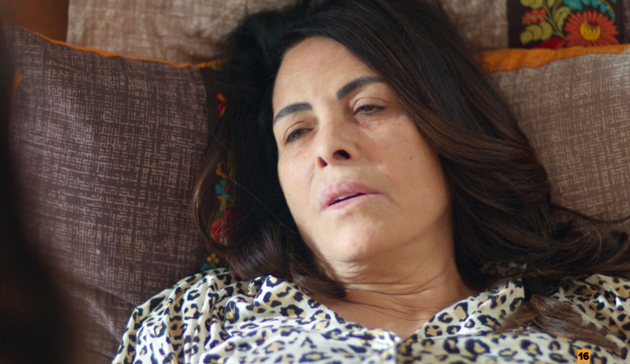 En los pr&oacute;ximos cap&iacute;tulos de En tierra lejana: el secreto m&aacute;s oscuro de Fikriye sale a la luz mientras su salud empeora