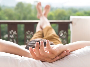 Una persona descansando en vacaciones