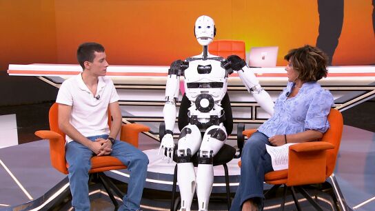 Sergio Rojas, el joven de 16 a&ntilde;os que ha construido un robot humanoide: "No va a ser un amigo, pero s&iacute; un acompa&ntilde;ante"