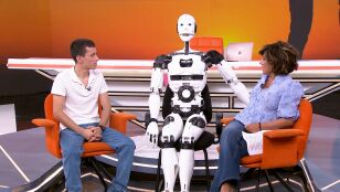 Sergio Rojas, el joven de 16 a&ntilde;os que ha construido un robot humanoide: "No va a ser un amigo, pero s&iacute; un acompa&ntilde;ante"
