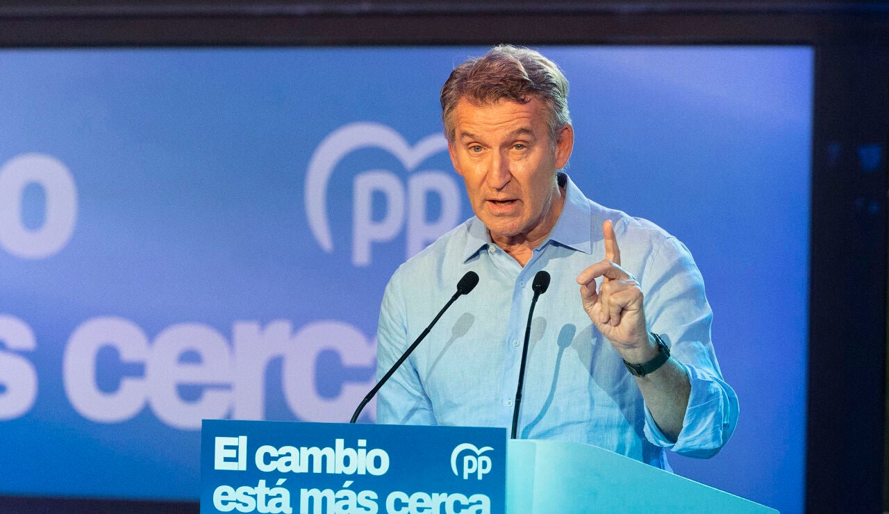 El presidente del PP, Alberto N&uacute;&ntilde;ez Feij&oacute;o, interviene durante la clausura del II Foro de Diputaciones, Cabildos y Consells del Partido Popular