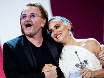 Bono con Pen&eacute;lope Cruz en el Festival de San Sebasti&aacute;n 2019