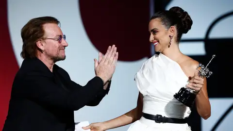 Bono con Penélope Cruz en el Festival de San Sebastián 2019 Bono con Penélope Cruz en el Festival de San Sebastián 2019
