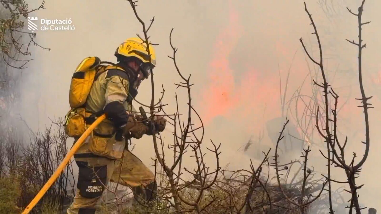 Estabilizado el incendio en Soneja, Castellón, que ha obligado a desalojar a 500 personas