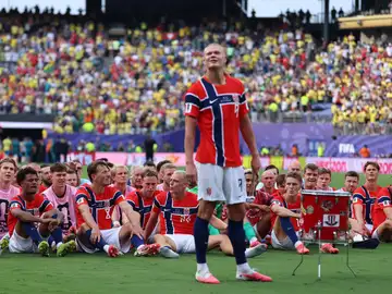 Erling Haaland celebra su doblete a Brasil ante la afición noruega Erling Haaland celebra su doblete a Brasil ante la afición noruega