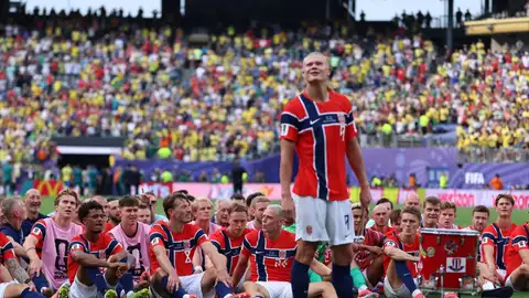 Erling Haaland celebra su doblete a Brasil ante la afición noruega Erling Haaland celebra su doblete a Brasil ante la afición noruega