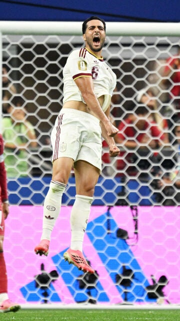 Mikel Merino celebra su gol ante Portugal en Dallas