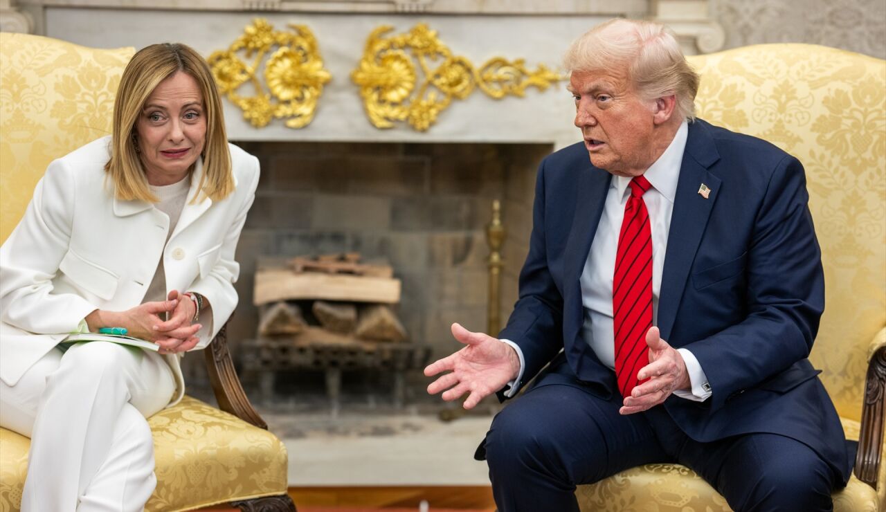 Donald Trump bromea con "ponerle una orden de alejamiento" a Giorgia Meloni 