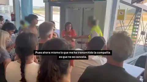 Atrapados en un avión a 40 grados. Atrapados en un avión a 40 grados.