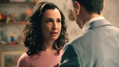 Beatriz fantasea con separar a Juanito de Begoña y formar con Gabriel la familia con la que siempre soñó: “Yo sería su única madre” Beatriz fantasea con separar a Juanito de Begoña y formar con Gabriel la familia con la que siempre soñó: “Yo sería su única madre”