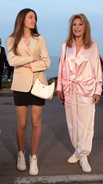 Tita Cervera y su hija Carmen