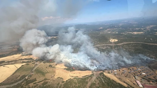 Uno de los tres incendios simultáneos de este lunes en Cataluña Uno de los tres incendios simultáneos de este lunes en Cataluña