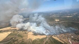 Uno de los tres incendios simult&aacute;neos de este lunes en Catalu&ntilde;a