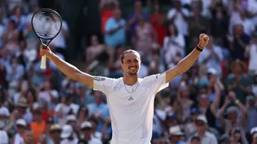 Alexander Zverev celebra su victoria ante Taylor Fritz en Wimbledon Alexander Zverev celebra su victoria ante Taylor Fritz en Wimbledon