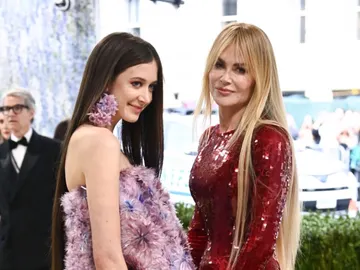 Nicole Kidman y su hija Sunday Rose en la Met Gala Nicole Kidman y su hija Sunday Rose en la Met Gala