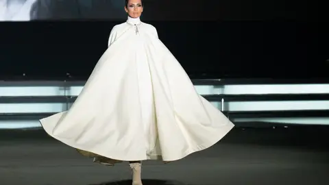 Nieves Álvarez desfilando en la Paris Fashion Week 2026 Nieves Álvarez desfilando en la Paris Fashion Week 2026
