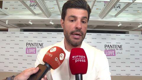 Miguel Torres hablando con la prensa
