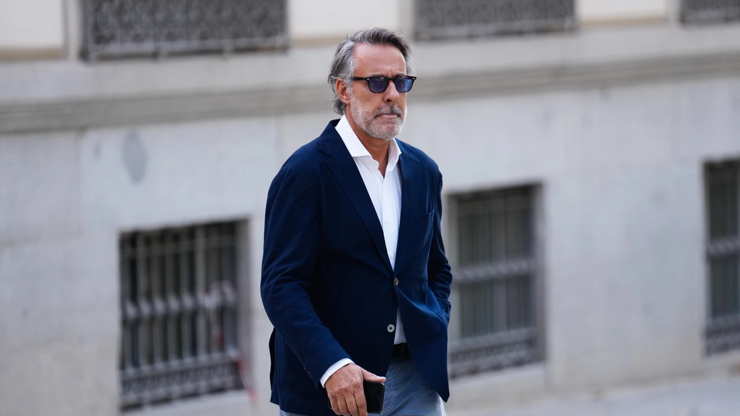 El expresidente del club de fútbol de Badajoz, Joaquín Parra a su llegada este miércoles a la Audiencia Naciona en Madrid El expresidente del club de fútbol de Badajoz, Joaquín Parra a su llegada este miércoles a la Audiencia Naciona en Madrid