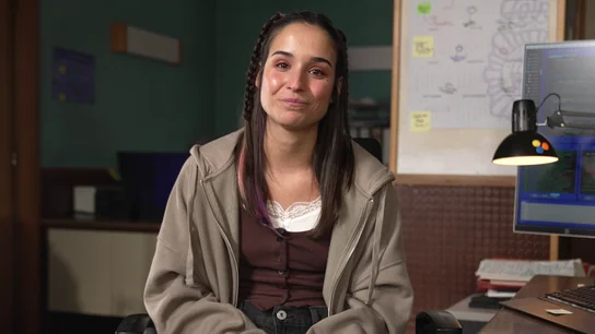 Ella es Noa, la miembro más joven del equipo de investigación, interpretada por Sara Sanz: “Entró en la policía judicial por pasión” Ella es Noa, la miembro más joven del equipo de investigación, interpretada por Sara Sanz: “Entró en la policía judicial por pasión”