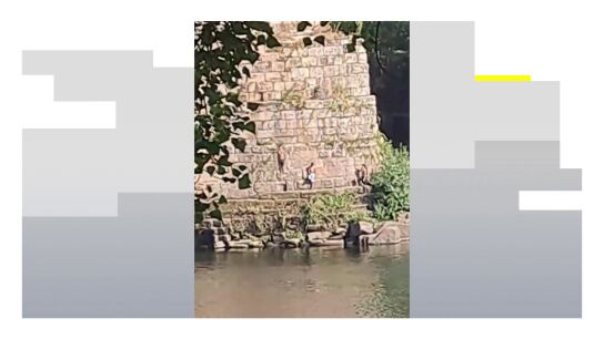 El peligroso salto al r&iacute;o que se ha puesto de moda entre los j&oacute;venes en Ourense